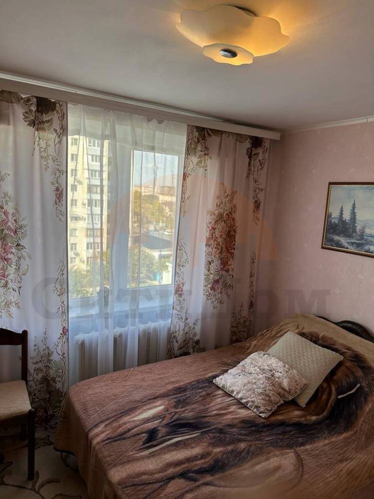 Продажа 3-комнатной квартиры, Евпатория, Победы пр-кт,  37