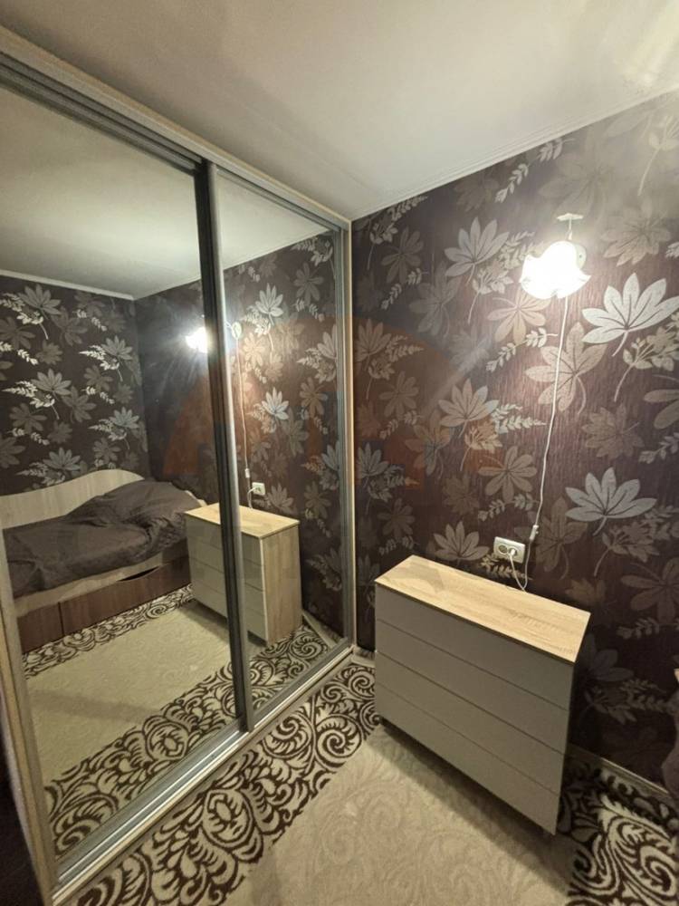 Продажа 1-комнатной квартиры, Крым, Героев ул.,  4