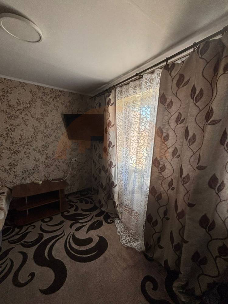 Продажа 1-комнатной квартиры, Крым, Героев ул.,  4