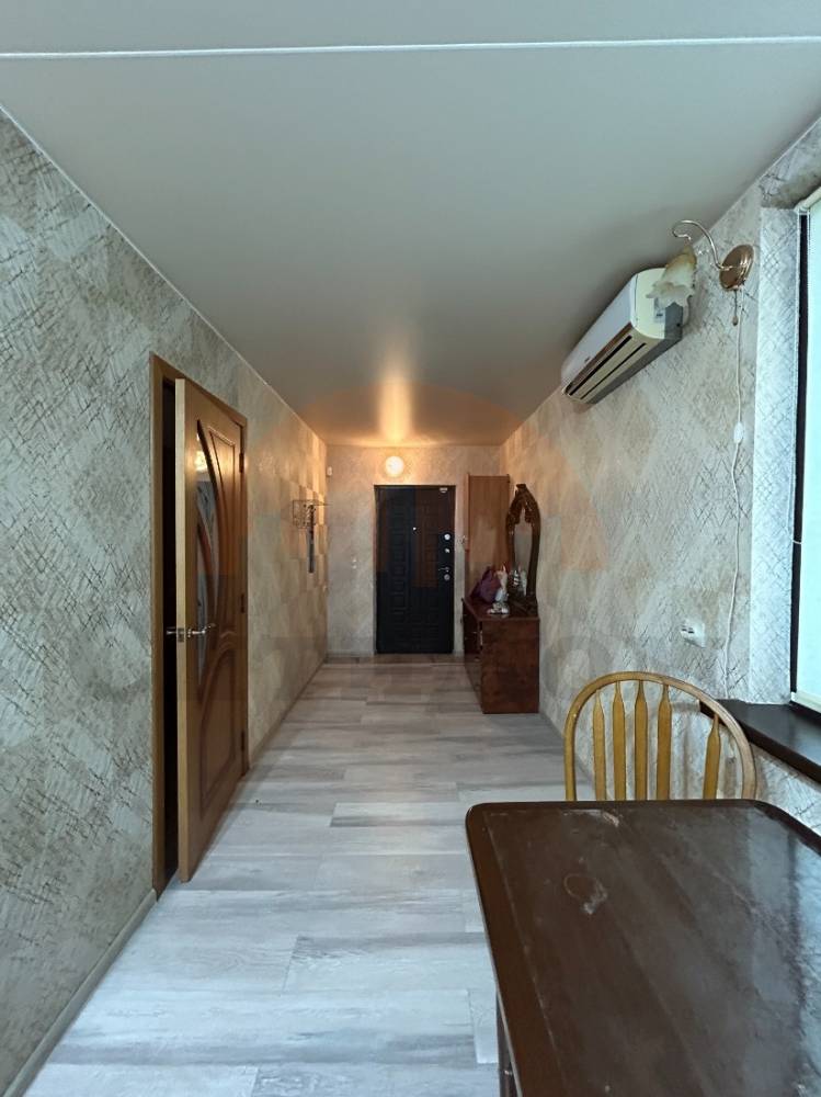 дом 2 (прохожая)